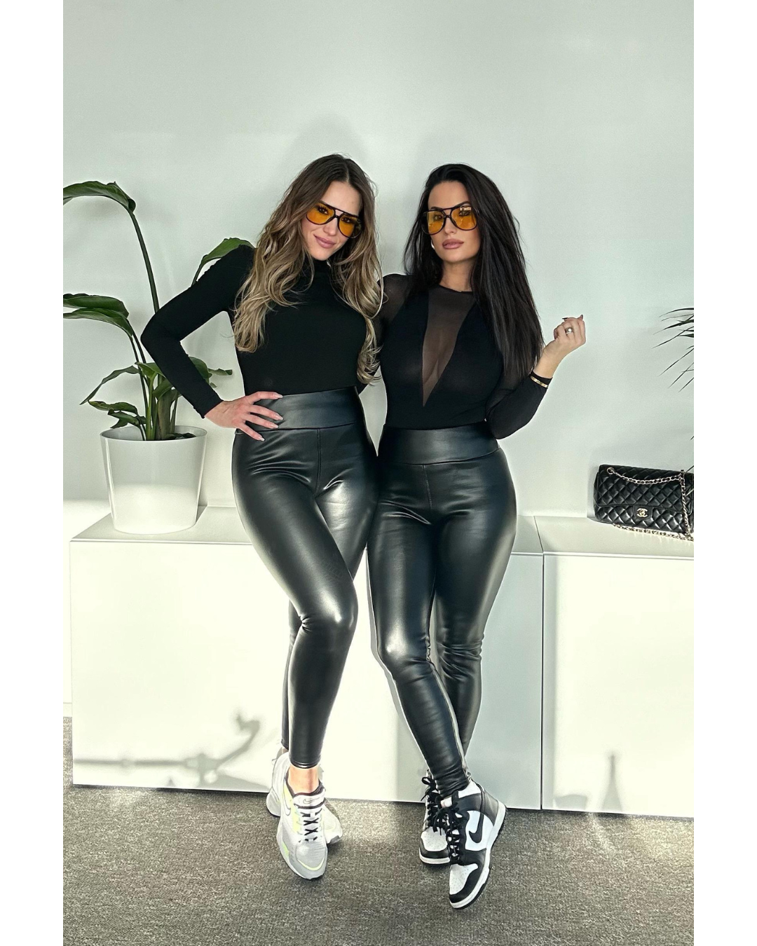 Bestseller GlamShape™ Thermo Lederleggings – Damen Winterleggings in Lederoptik, ultra-flauschig innen, High Waist, Shaping-Effekt, hält zuverlässig warm.
