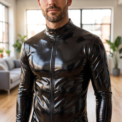 NoirSuit™ Wetlook Bodysuit – Stehkragen und Front-Zipper im Detail | model:male
